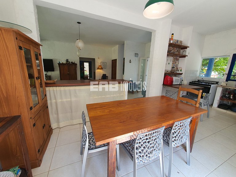 Casa com piscina, para 9 pessoas, a apenas 180m da praia