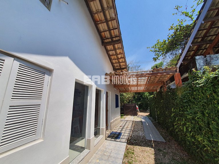 Casa com piscina, para 9 pessoas, a apenas 180m da praia