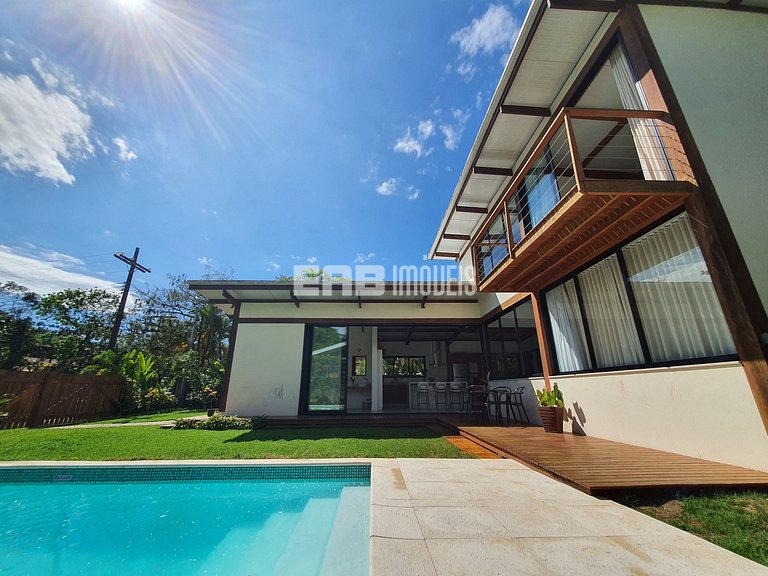 Casa moderna a 180m da praia de Itamambuca, Ubatuba
