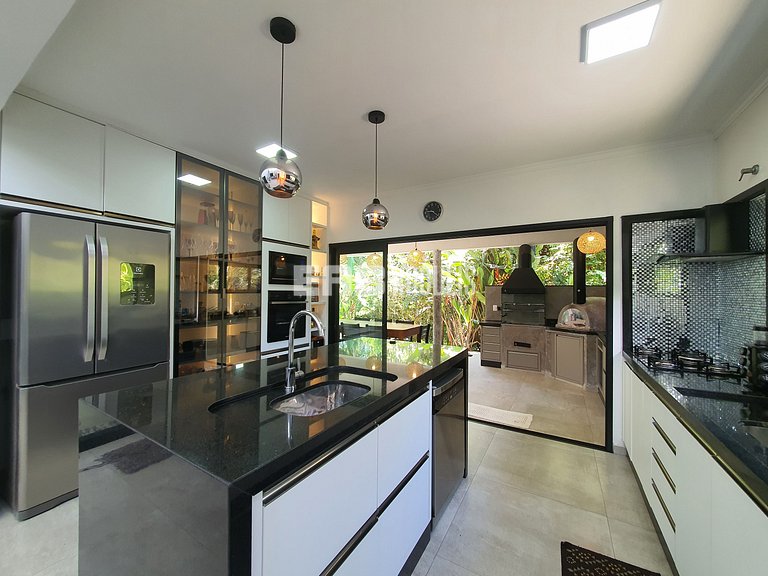 Casa para 7 pessoas a 60m do mar em Itamambuca