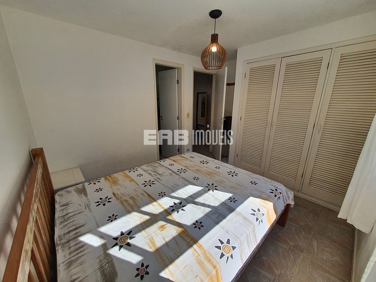 Casa com piscina e churrasqueira