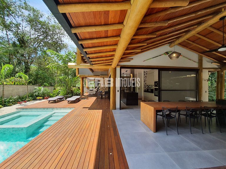 Alto padrão na praia do Félix