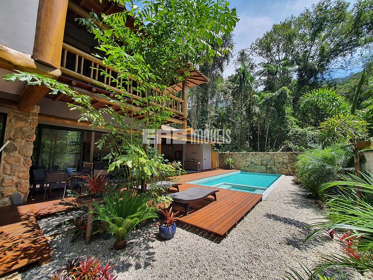 Alto padrão na praia do Félix