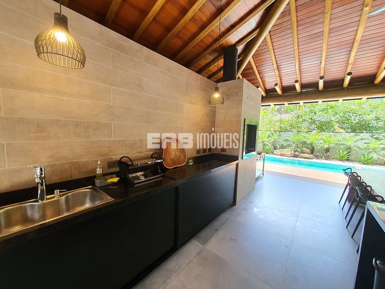 Alto padrão na praia do Félix