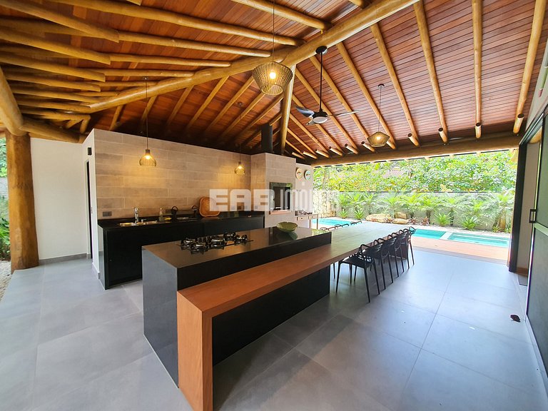 Alto padrão na praia do Félix