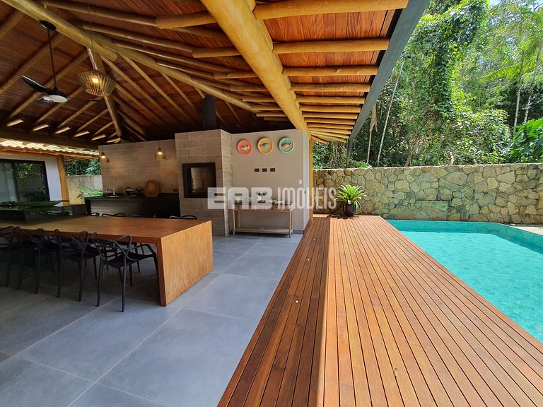 Alto padrão na praia do Félix