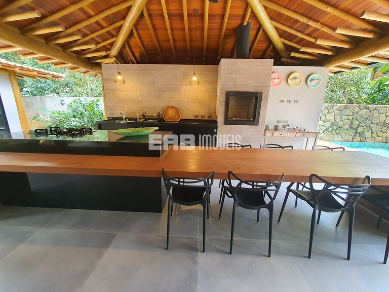 Alto padrão na praia do Félix