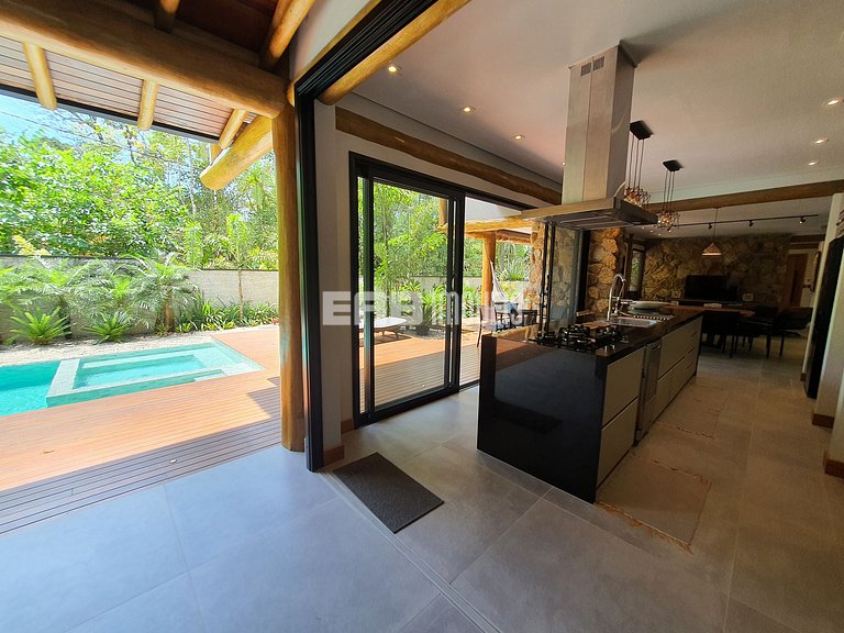 Alto padrão na praia do Félix