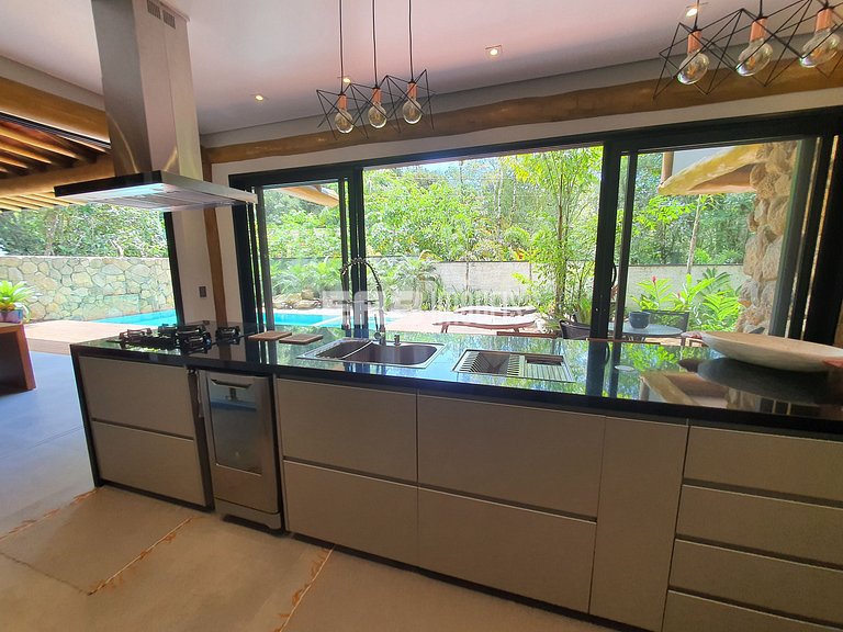 Alto padrão na praia do Félix