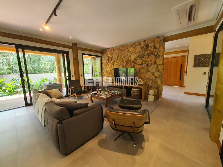 Alto padrão na praia do Félix