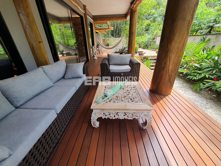 Alto padrão na praia do Félix