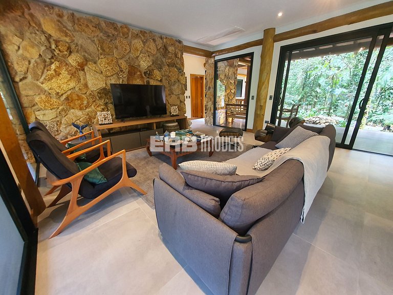 Alto padrão na praia do Félix