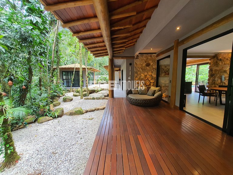 Alto padrão na praia do Félix