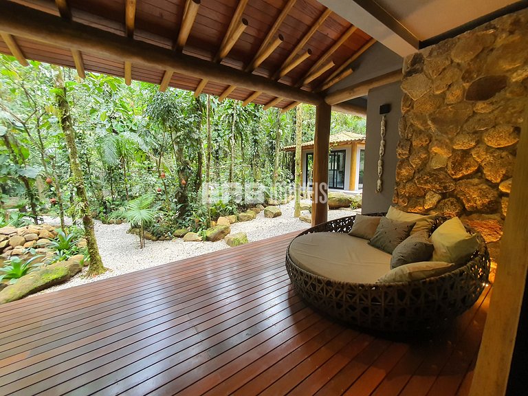 Alto padrão na praia do Félix