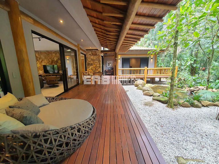 Alto padrão na praia do Félix