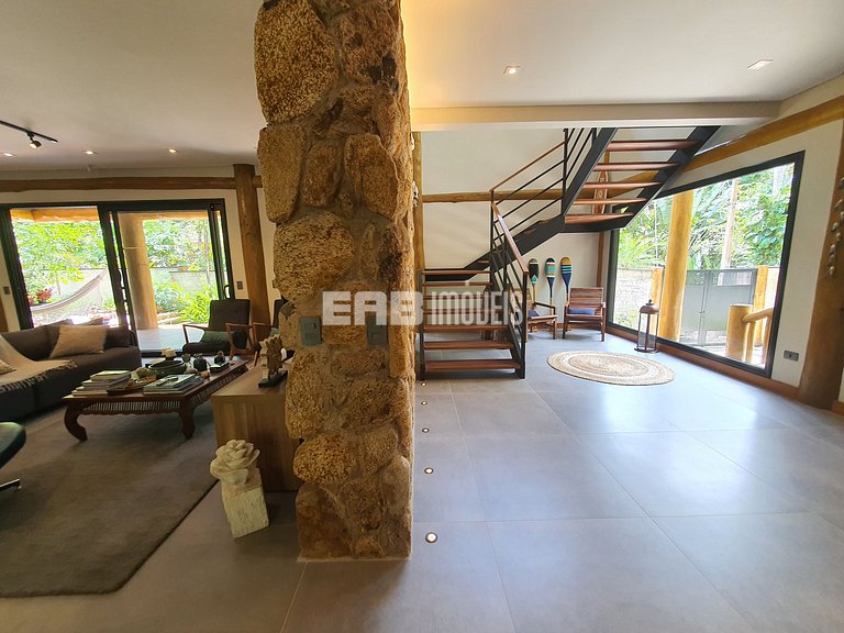 Alto padrão na praia do Félix