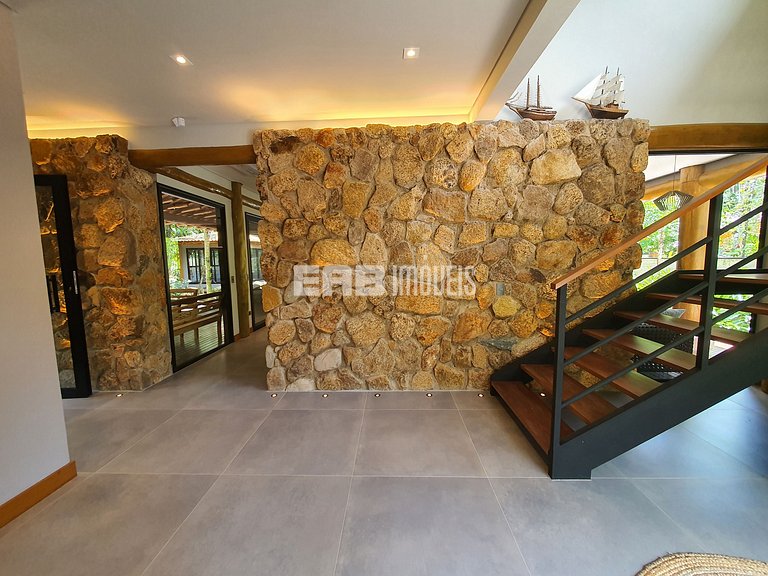 Alto padrão na praia do Félix