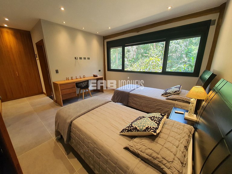 Alto padrão na praia do Félix