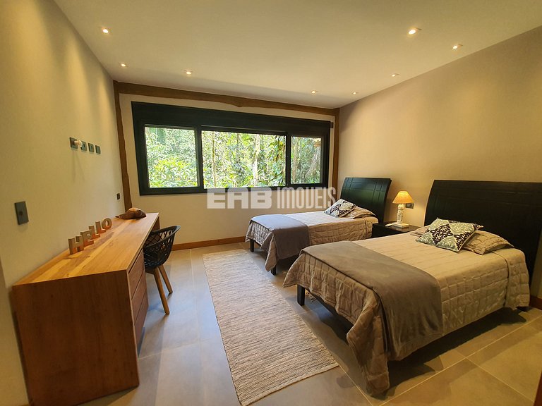 Alto padrão na praia do Félix