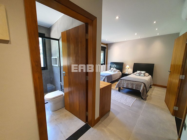 Alto padrão na praia do Félix