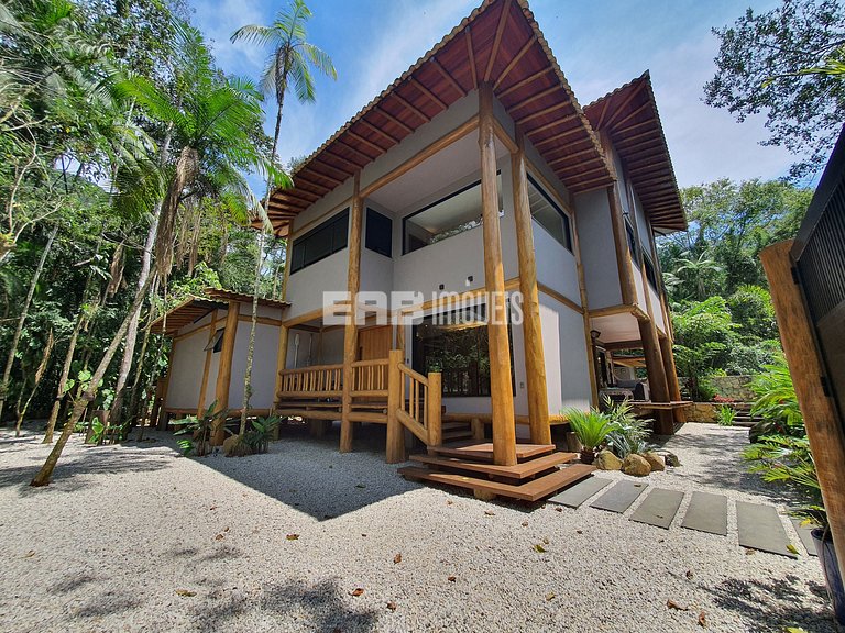 Alto padrão na praia do Félix