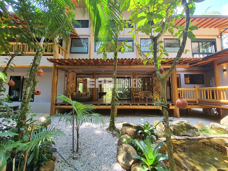 Alto padrão na praia do Félix