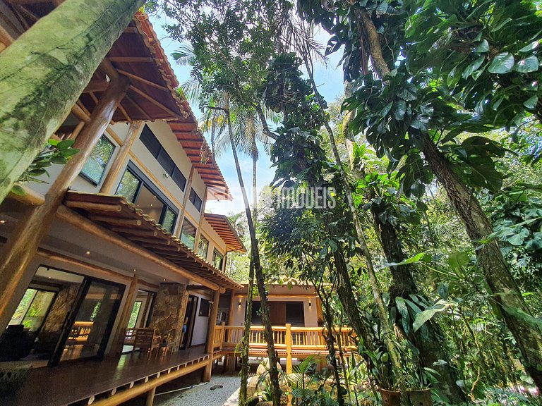 Alto padrão na praia do Félix