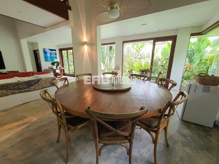 Casa espetacular, com 5 suítes, a 80m da praia.