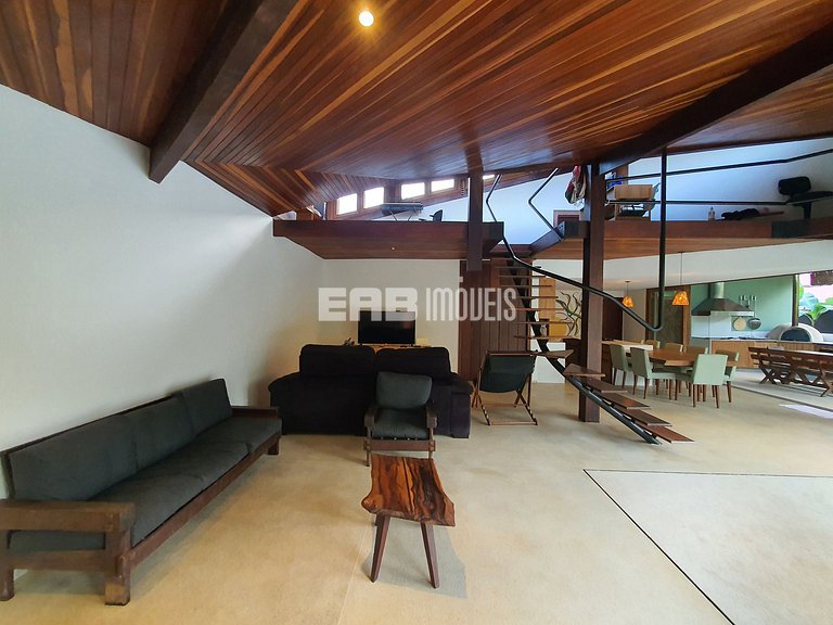 Casa com piscina, a 50m da praia de Itamambuca, para tempora