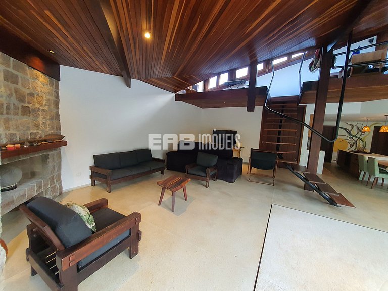 Casa com piscina, a 50m da praia de Itamambuca, para tempora