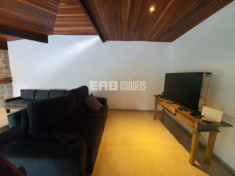 Casa com piscina, a 50m da praia de Itamambuca, para tempora