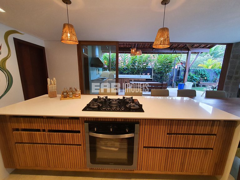 Casa com piscina, a 50m da praia de Itamambuca, para tempora