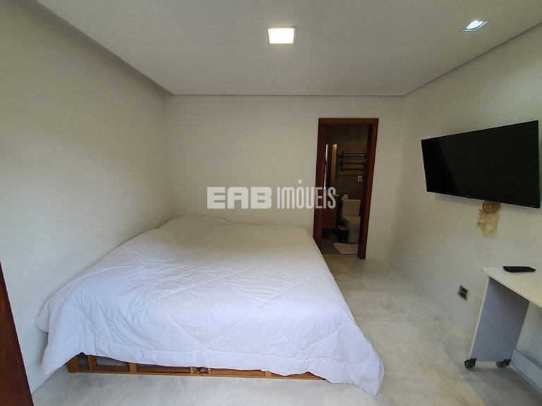 Casa com piscina, a 50m da praia de Itamambuca, para tempora