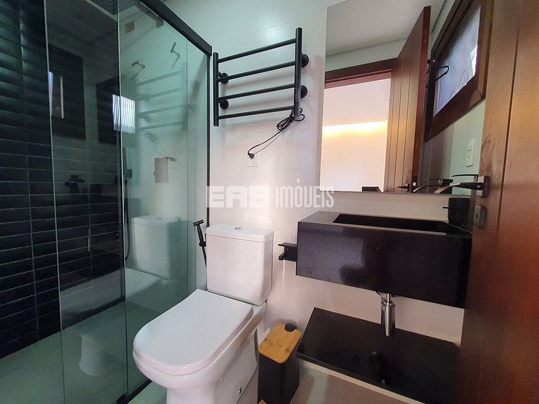 Casa com piscina, a 50m da praia de Itamambuca, para tempora