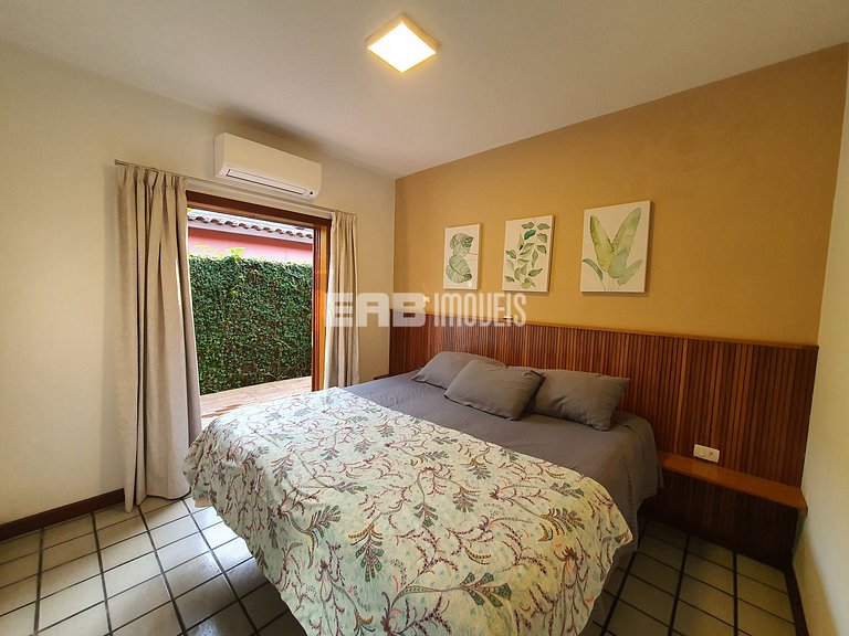 Casa com piscina, a 50m da praia de Itamambuca, para tempora