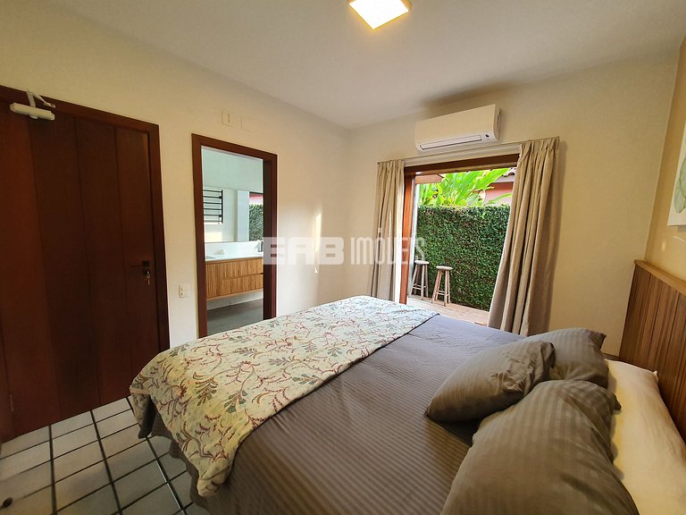 Casa com piscina, a 50m da praia de Itamambuca, para tempora