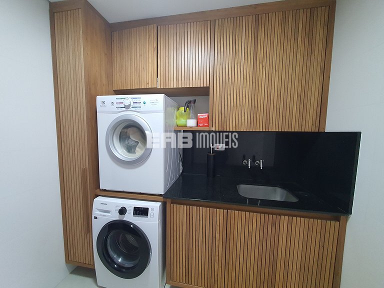 Casa com piscina, a 50m da praia de Itamambuca, para tempora