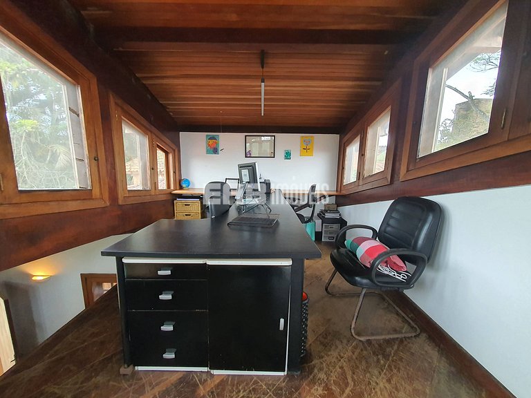 Casa com piscina, a 50m da praia de Itamambuca, para tempora