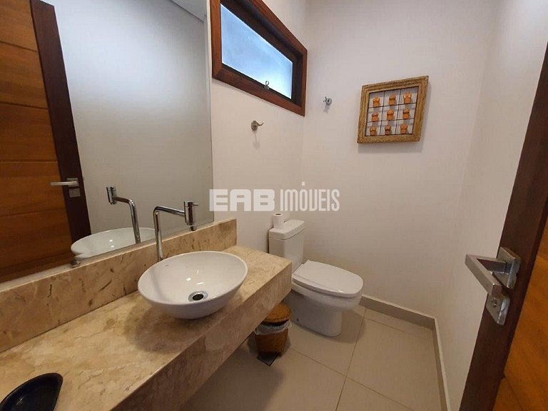 4 suítes, área gourmet e piscina