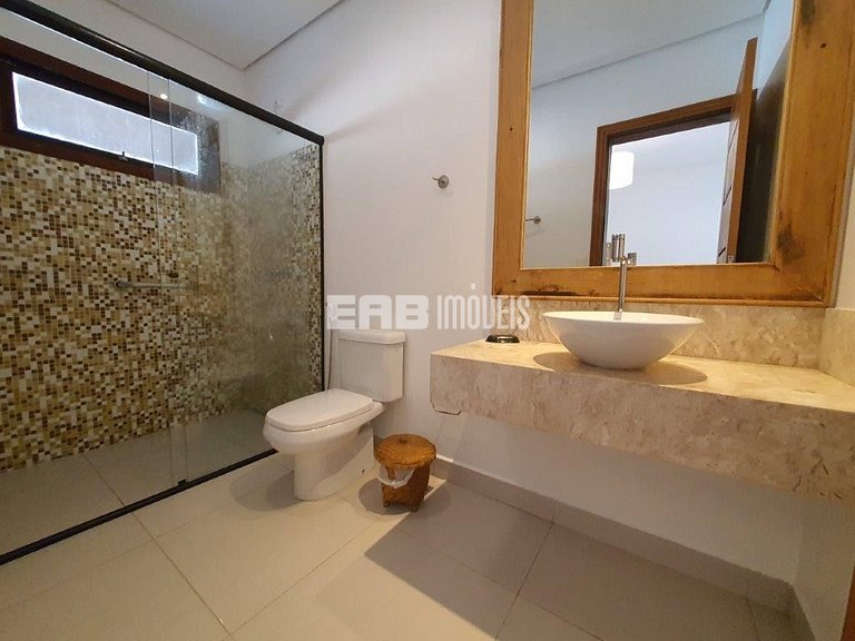 4 suítes, área gourmet e piscina