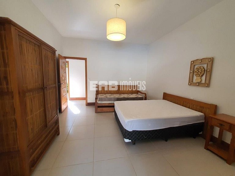 4 suítes, área gourmet e piscina