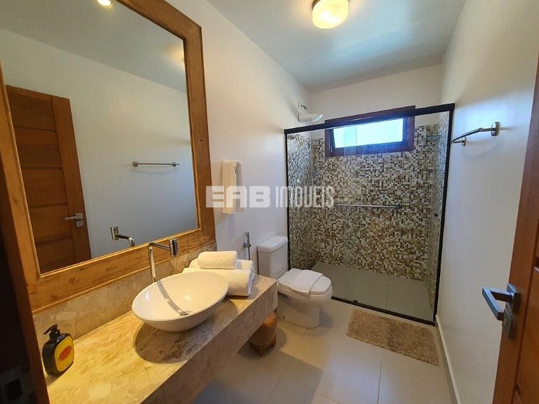 4 suítes, área gourmet e piscina