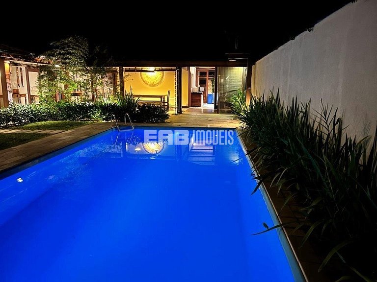 4 suítes, área gourmet e piscina