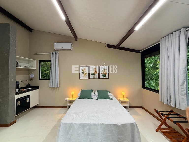 Estúdio ao lado do centrinho e a 1 km da praia