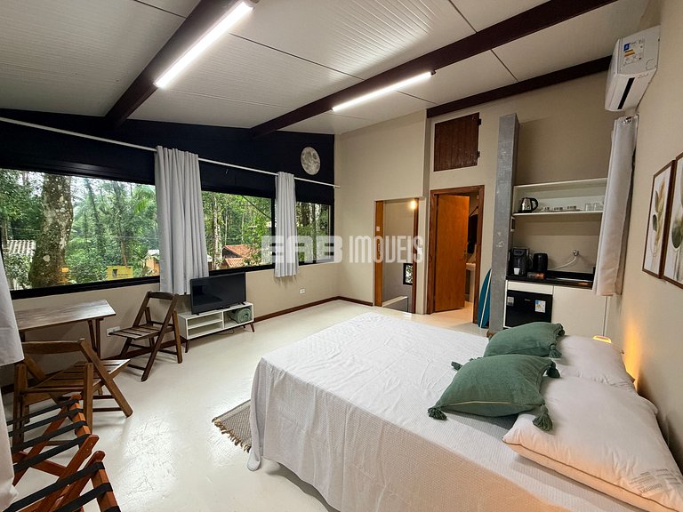 Estúdio ao lado do centrinho e a 1 km da praia