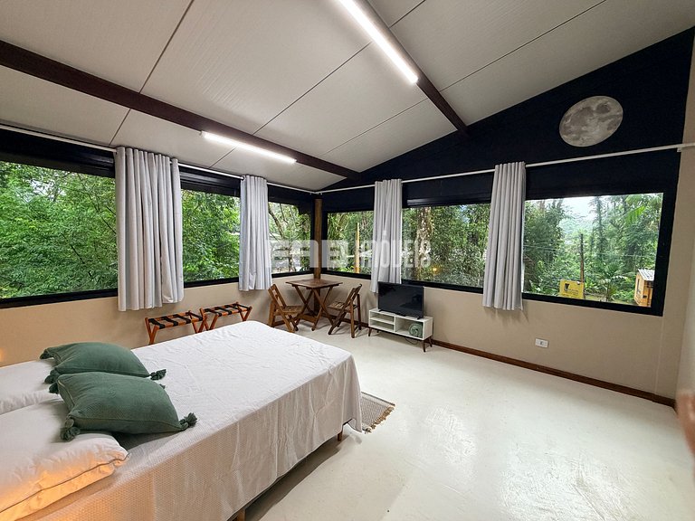 Estúdio ao lado do centrinho e a 1 km da praia