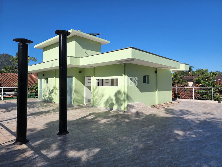 Casa espaçosa para locação de temporada em Itamambuca