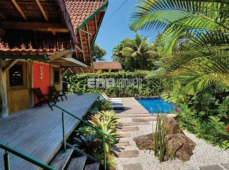 Piscina, 4 suítes, 90m do mar