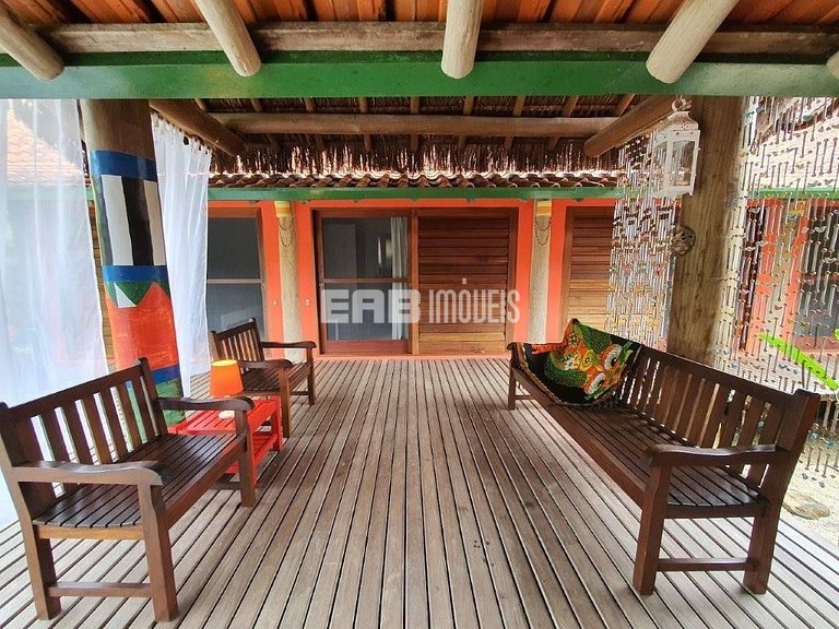 Piscina, 4 suítes, 90m do mar