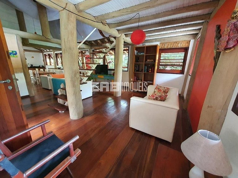 Piscina, 4 suítes, 90m do mar